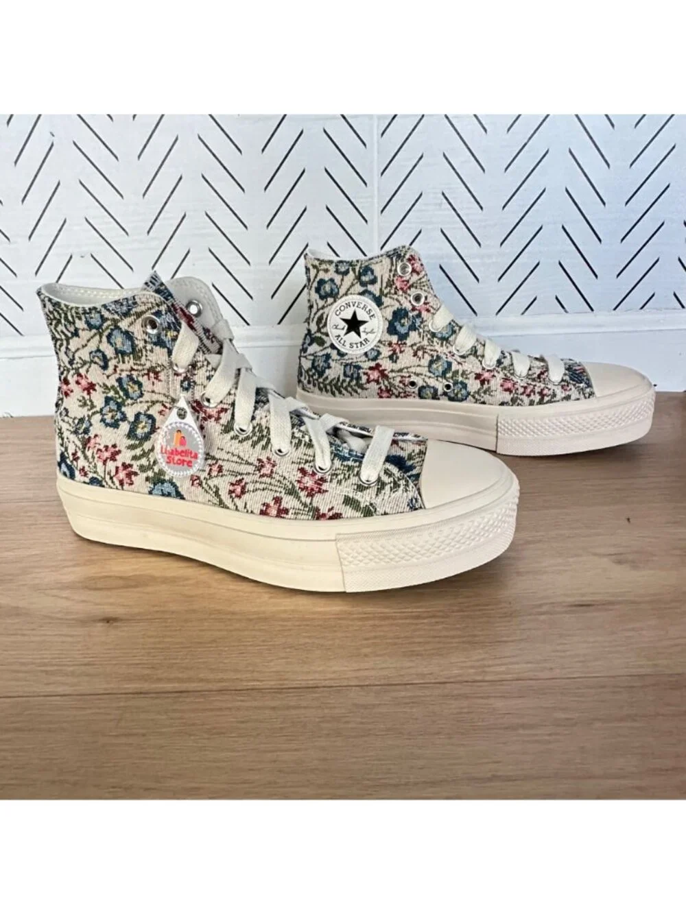 ✨Converse Chuck Taylor Lift Platform 8.5 Womens Sneakers Floral Tapestry A11992C - Picture 3 of 10